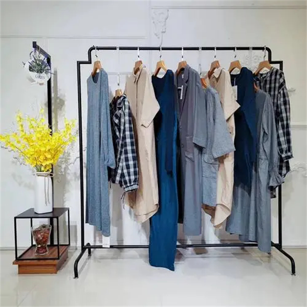 品牌服饰折扣店加盟