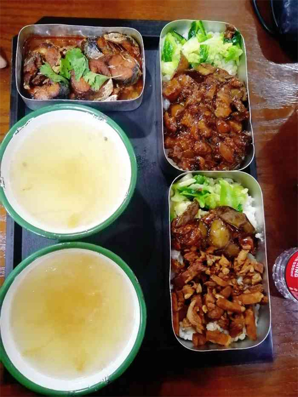 东北精炒老饭盒加盟