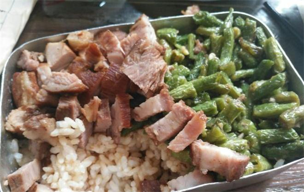 东北老饭盒加盟