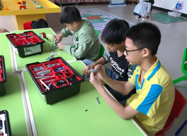 乐高机器人培训班加盟