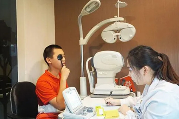 眼依视视力矫正中心加盟