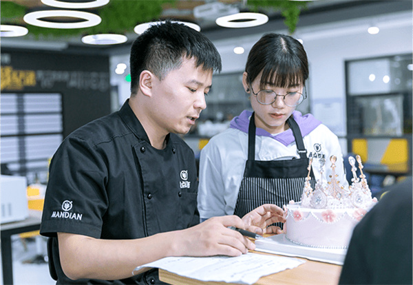 熳点烘焙培训加盟