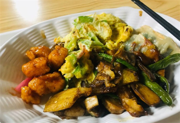 36道菜自选快餐加盟