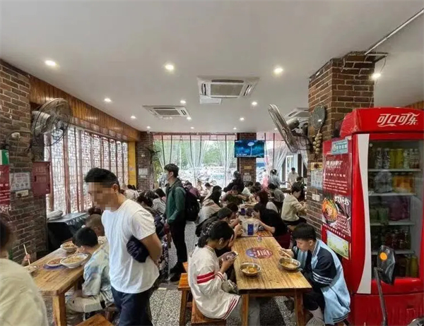 品牌螺蛳粉店加盟