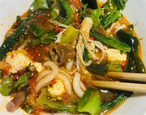 英晨冒菜火锅式麻辣烫加盟