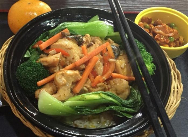 煲上皇煲仔饭加盟