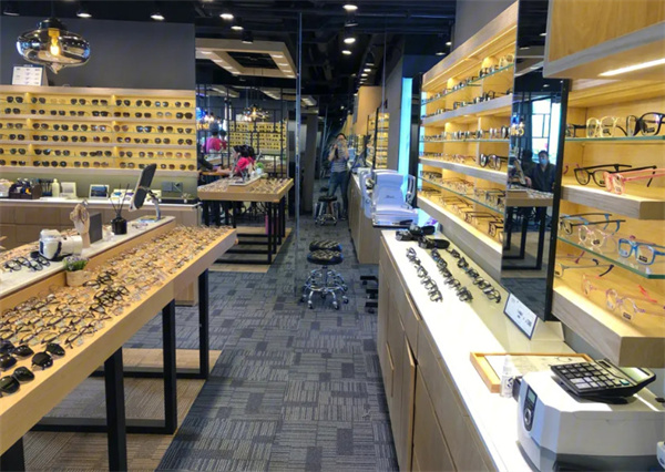 品牌眼镜店加盟怎么样？