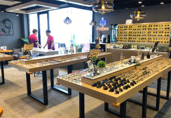 品牌眼镜店加盟怎么样？