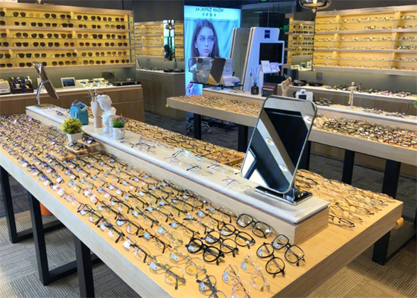 品牌眼镜店加盟怎么样？