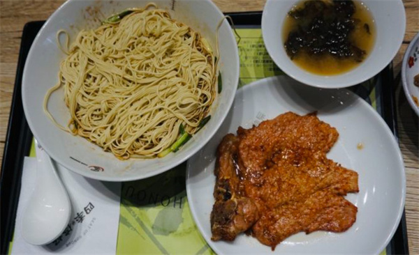 四季面馆加盟