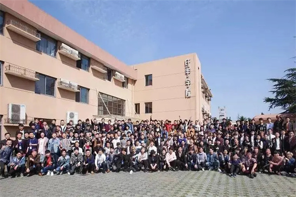 纤手人生美发学院加盟