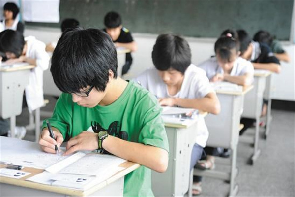 小学生作文班加盟