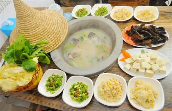云中鱼蒸汽石锅鱼加盟
