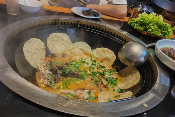 鱼咬羊龙虾馆地锅鸡加盟
