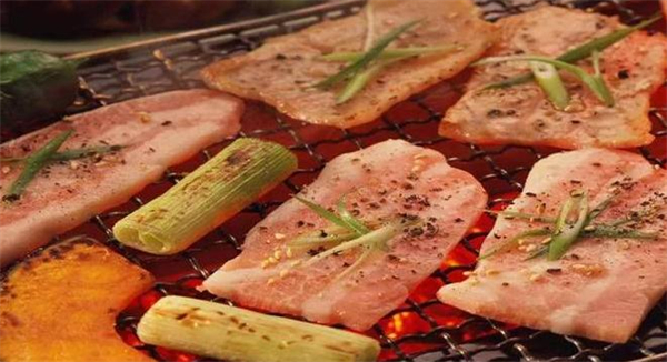 本家小顽牛自助烤肉加盟