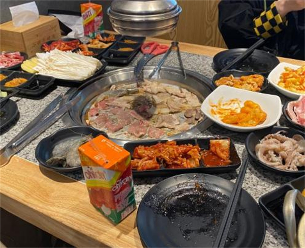 本家小顽牛自助烤肉加盟