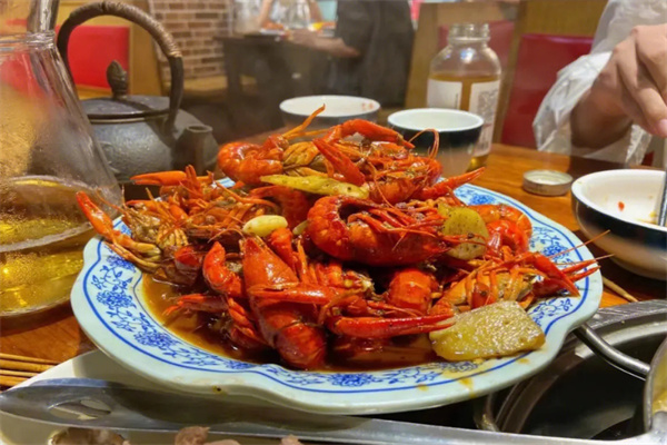 沪九哥龙虾烧烤羊蝎子加盟
