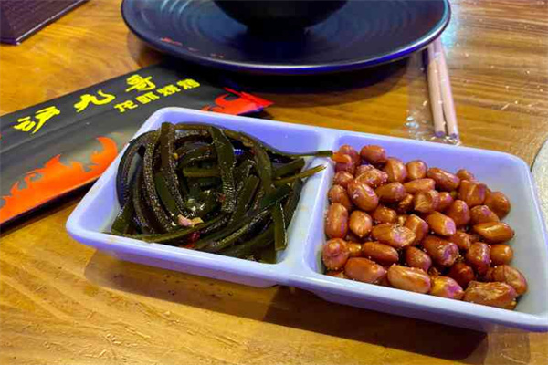 沪九哥龙虾烧烤羊蝎子加盟