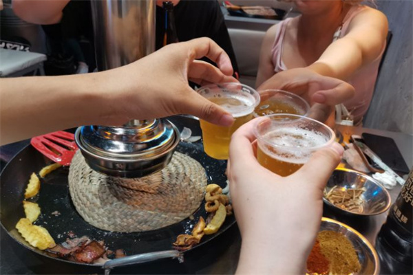 谭锅锅贵州烙锅加盟