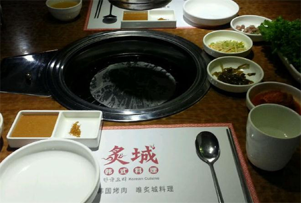 炙城烤肉加盟