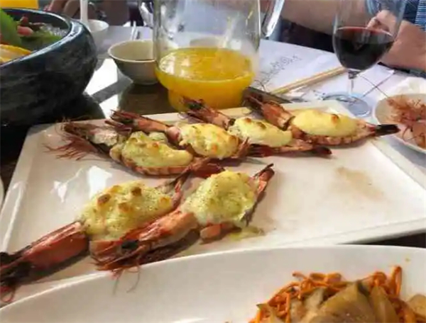 悦泰环球美食自助加盟
