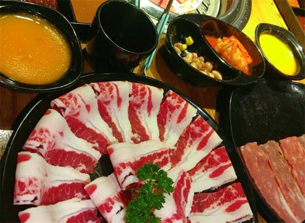 炙城烤肉加盟