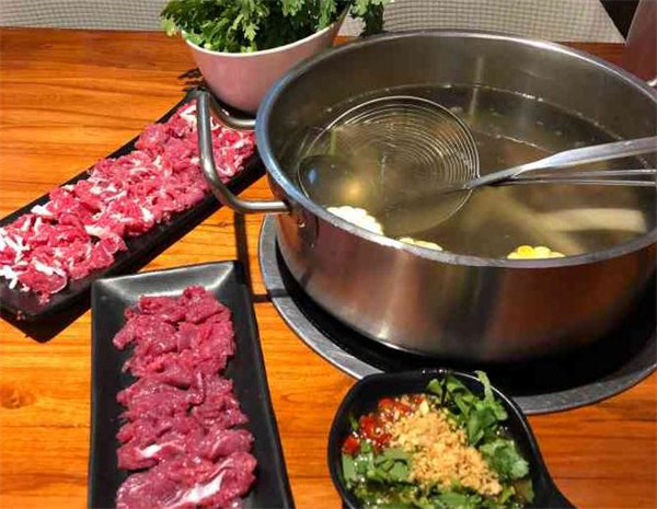 牛本道鲜牛肉火锅加盟