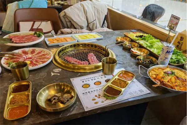 彭妈家岩物炙烤肉加盟