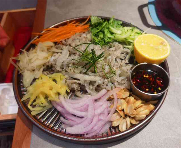 鲍两金港式鸡煲加盟