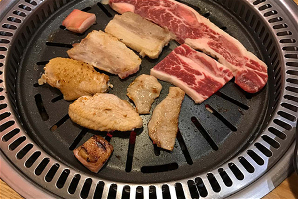 贺野自助炭火烤肉