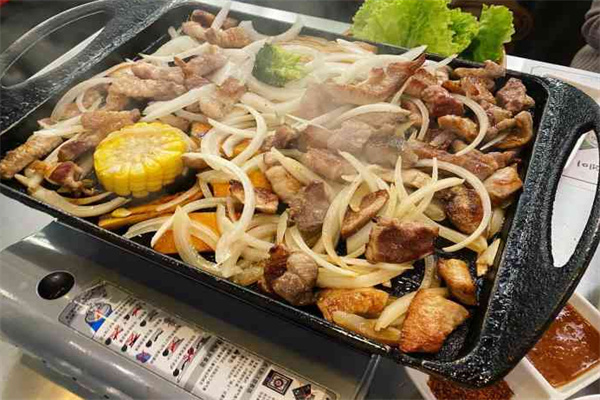 韩国街小木屋烤肉加盟