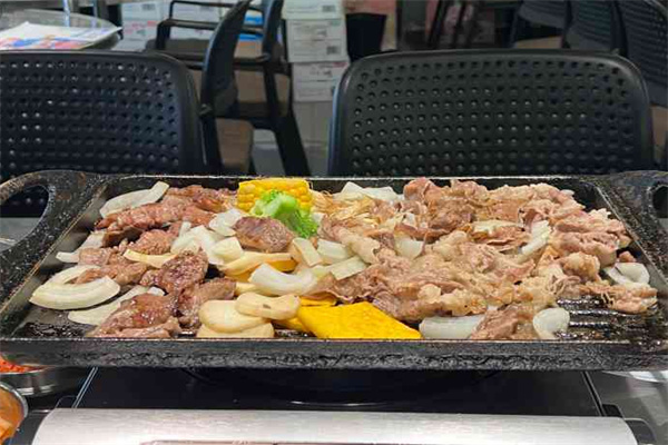 韩国街小木屋烤肉加盟