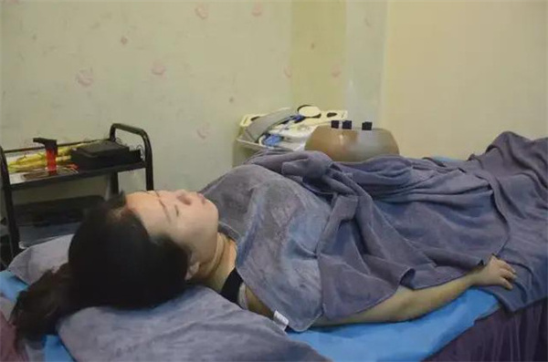 张仲景艾灸馆