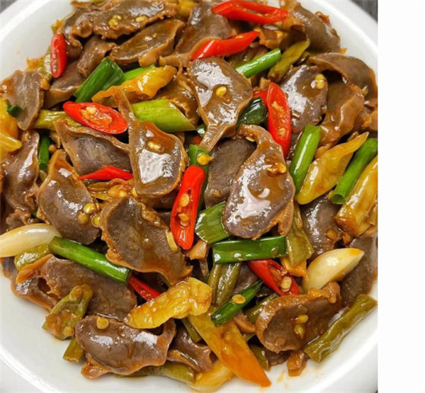 在城市的繁华之中,隐藏着一家餐厅——醉阿婆