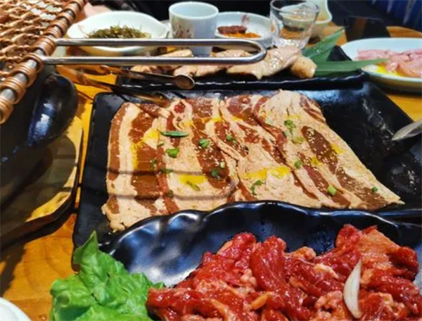 小牛家东北烤肉加盟