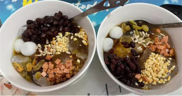 醉阿婆:探寻美食之旅,品味醉人的传统风味