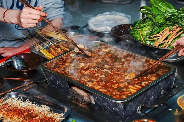 小方桌碳锅羊肉加盟