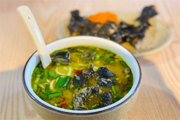 莉姐家馄饨和乌鸡米线加盟