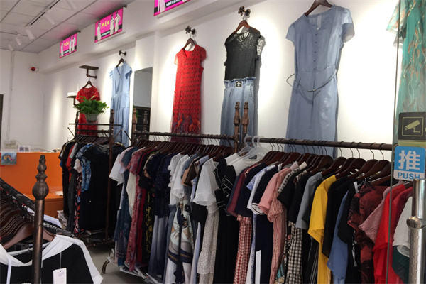 女装折扣连锁店加盟