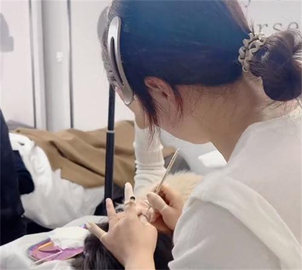 如花家纹绣