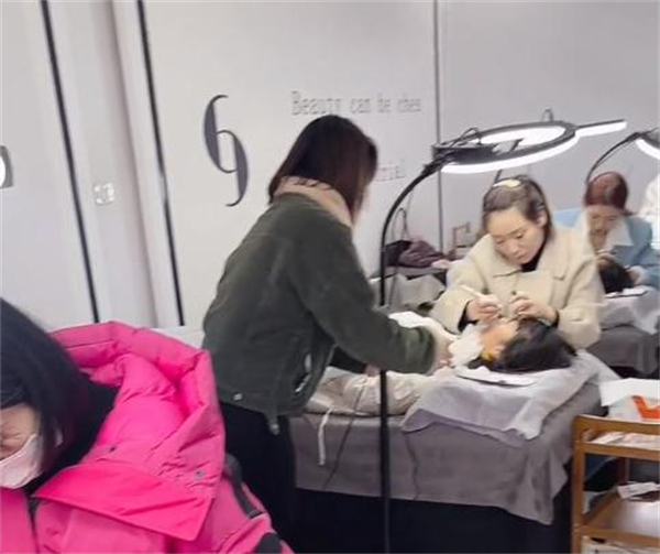 如花家纹绣