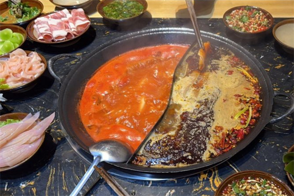 阮三娘重庆老火锅加盟