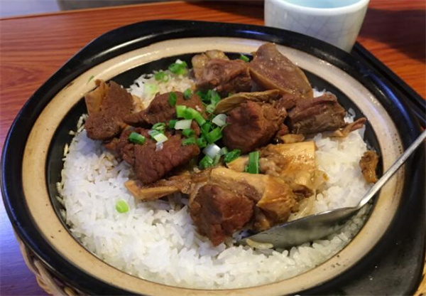 煲正点煲仔饭加盟