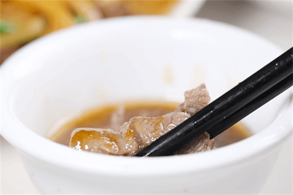 成记牛香牛骨火锅加盟