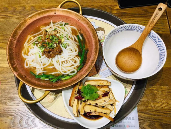 小铜锅乌鸡米线加盟