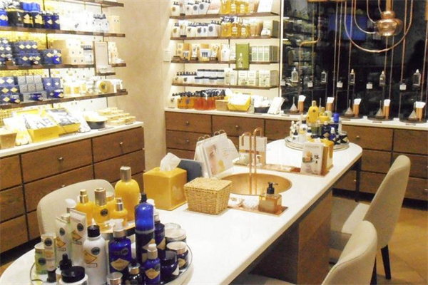 化妆品店加盟