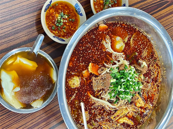 孔岳冒菜