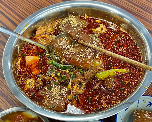 孔岳冒菜