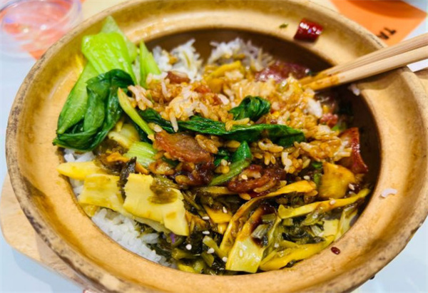 赵财财煲仔饭