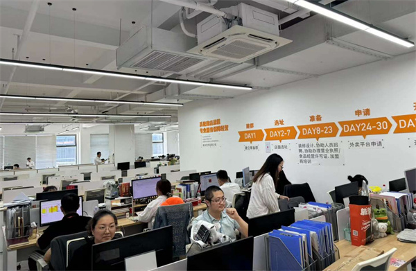 渝八两鸡公煲加盟